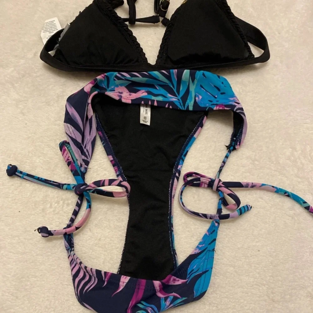 Black Top Multicolor Floral Bottom